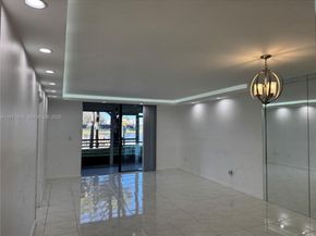 1101 Colony Point Cir 102, Pembroke Pines FL 33026