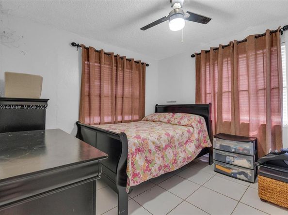 1006 NW 112th Ter, Miami FL 33168
