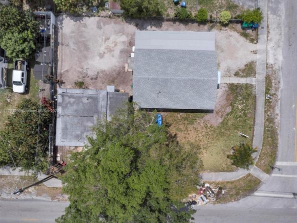 1006 NW 112th Ter, Miami FL 33168