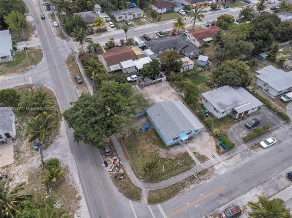 1006 NW 112th Ter, Miami FL 33168