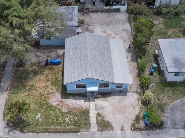 1006 NW 112th Ter, Miami FL 33168