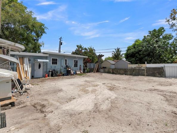 1006 NW 112th Ter, Miami FL 33168