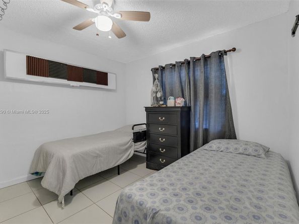 1006 NW 112th Ter, Miami FL 33168