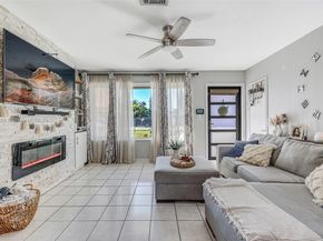 6431 SW 19th St, North Lauderdale FL 33068