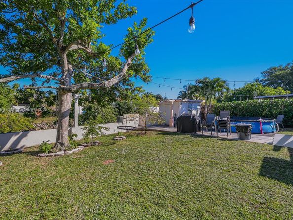 6431 SW 19th St, North Lauderdale FL 33068