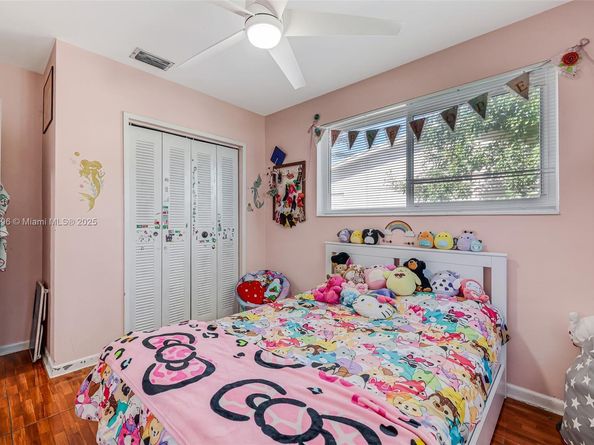 6431 SW 19th St, North Lauderdale FL 33068