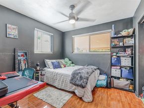 6431 SW 19th St, North Lauderdale FL 33068