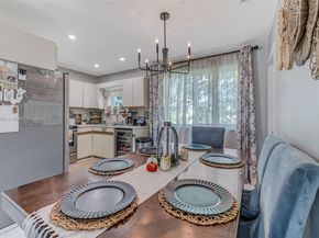 6431 SW 19th St, North Lauderdale FL 33068