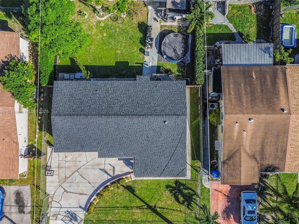 6431 SW 19th St, North Lauderdale FL 33068