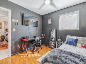 6431 SW 19th St, North Lauderdale FL 33068