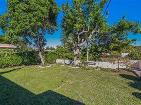 6431 SW 19th St, North Lauderdale FL 33068