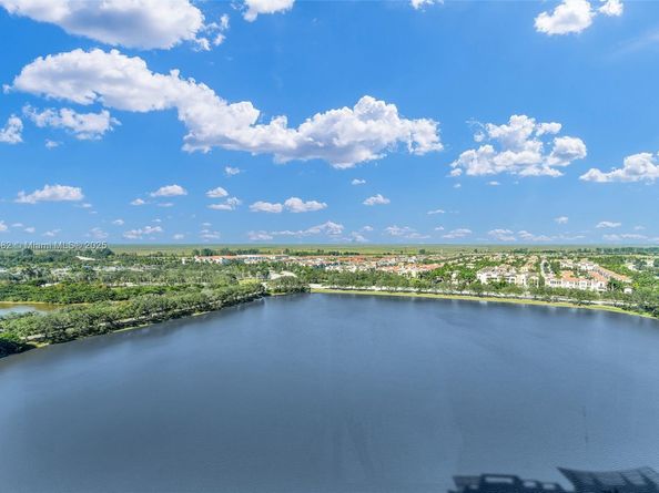 2681 N Flamingo Rd 1903S, Sunrise FL 33323