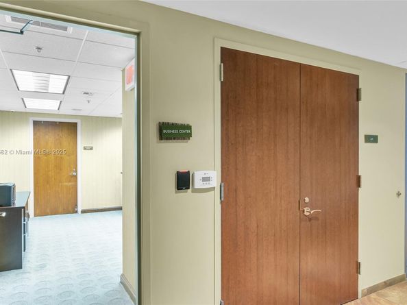 2681 N Flamingo Rd 1903S, Sunrise FL 33323