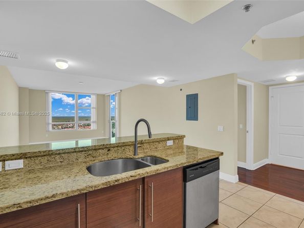 2681 N Flamingo Rd 1903S, Sunrise FL 33323