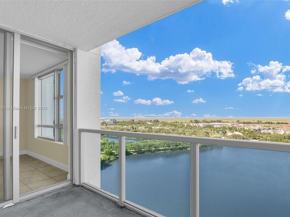 2681 N Flamingo Rd 1903S, Sunrise FL 33323