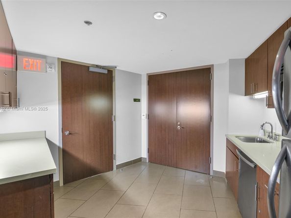 2681 N Flamingo Rd 1903S, Sunrise FL 33323