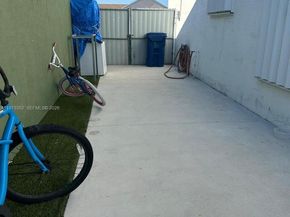 3242 NW 203rd St, Miami Gardens FL 33056