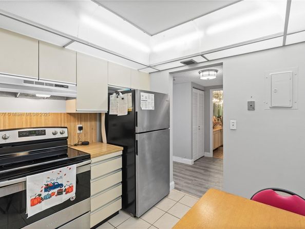 2500 Parkview Dr 1604, Hallandale Beach FL 33009