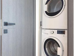 398 NE 5th St 2410, Miami FL 33132