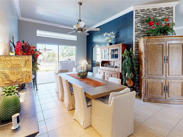 2835 Fairways Dr, Homestead FL 33035