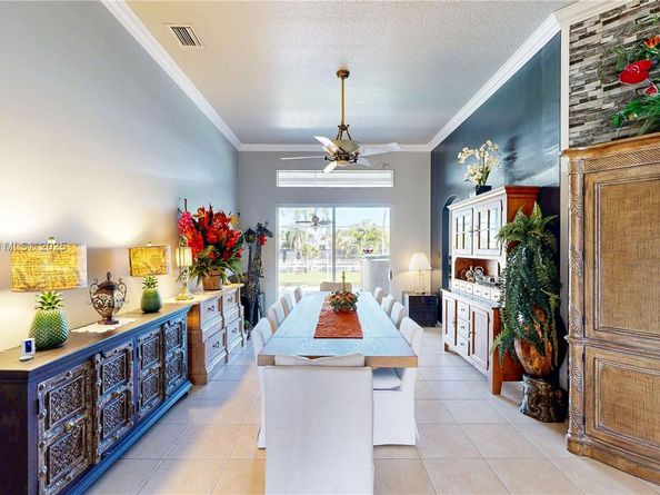 2835 Fairways Dr, Homestead FL 33035