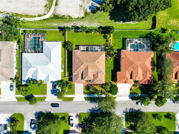 2835 Fairways Dr, Homestead FL 33035