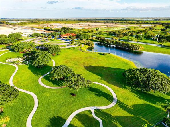 2835 Fairways Dr, Homestead FL 33035