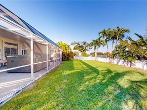 2835 Fairways Dr, Homestead FL 33035