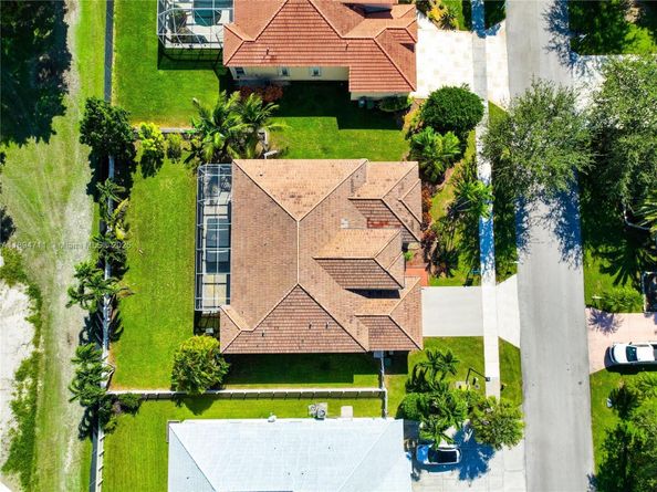 2835 Fairways Dr, Homestead FL 33035