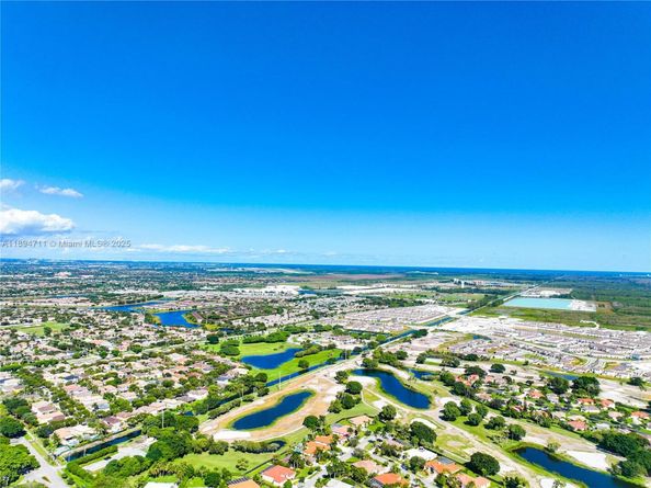 2835 Fairways Dr, Homestead FL 33035