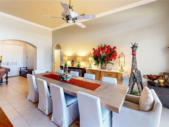 2835 Fairways Dr, Homestead FL 33035