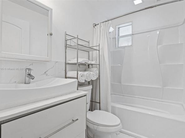 2175 NW 111th St, Miami FL 33167