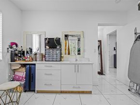2175 NW 111th St, Miami FL 33167