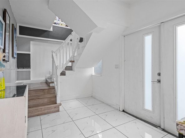 2175 NW 111th St, Miami FL 33167