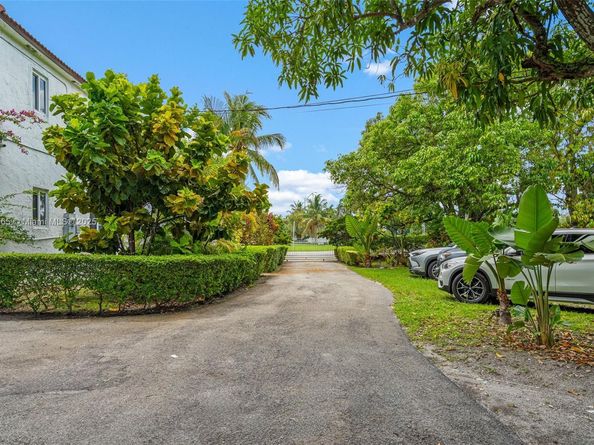 2175 NW 111th St, Miami FL 33167