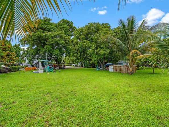 2175 NW 111th St, Miami FL 33167