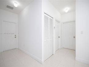 9866 NW 10th St, Miami FL 33172