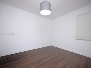 9866 NW 10th St, Miami FL 33172