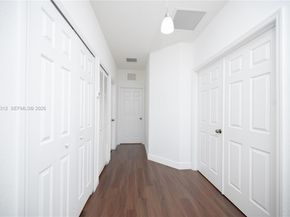 9866 NW 10th St, Miami FL 33172