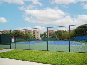 9866 NW 10th St, Miami FL 33172