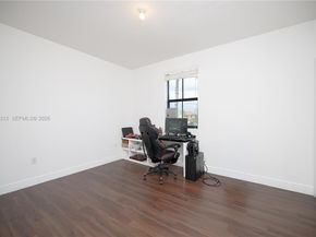 9866 NW 10th St, Miami FL 33172