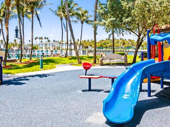 3425 Norfolk St, Pompano Beach FL 33062