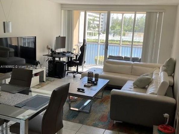 1770 NE 191st St 2061, Miami FL 33179