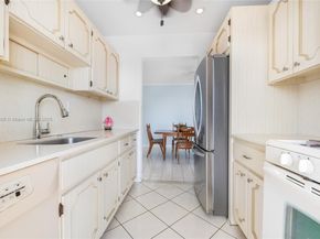 2700 NE 135th St 48, North Miami FL 33181