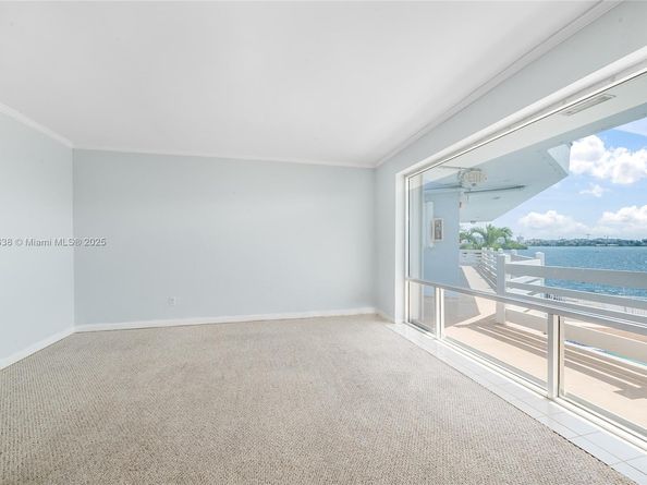 2700 NE 135th St 48, North Miami FL 33181