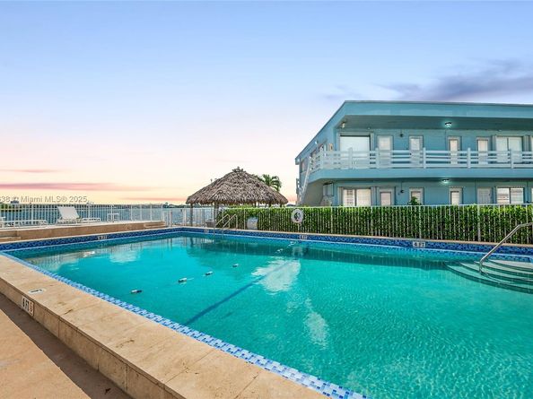 2700 NE 135th St 48, North Miami FL 33181