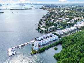 2700 NE 135th St 48, North Miami FL 33181