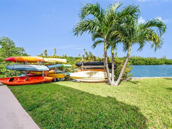 2700 NE 135th St 48, North Miami FL 33181