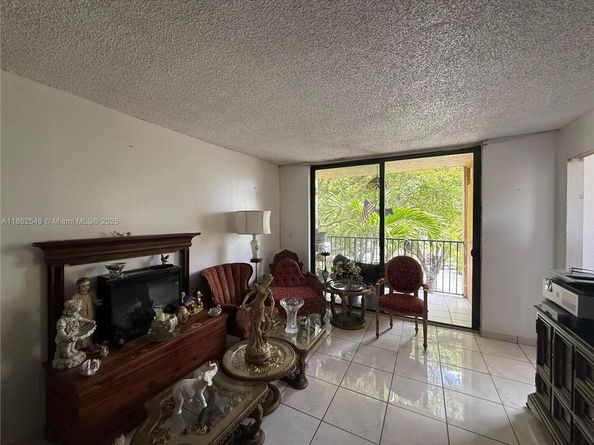14201 N Kendall Dr 304D, Miami FL 33186