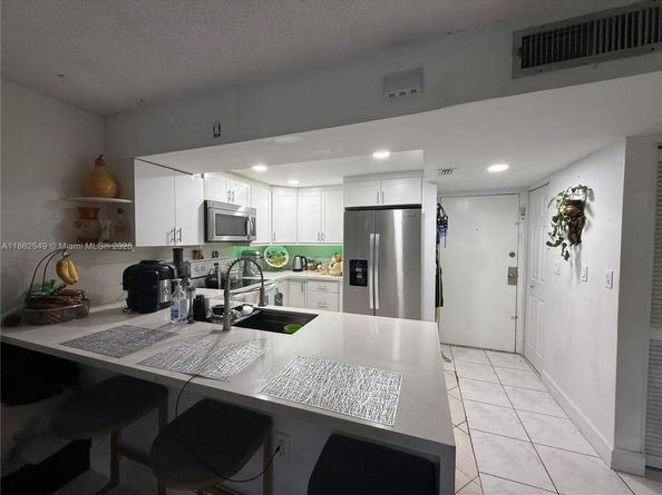 14201 N Kendall Dr 304D, Miami FL 33186